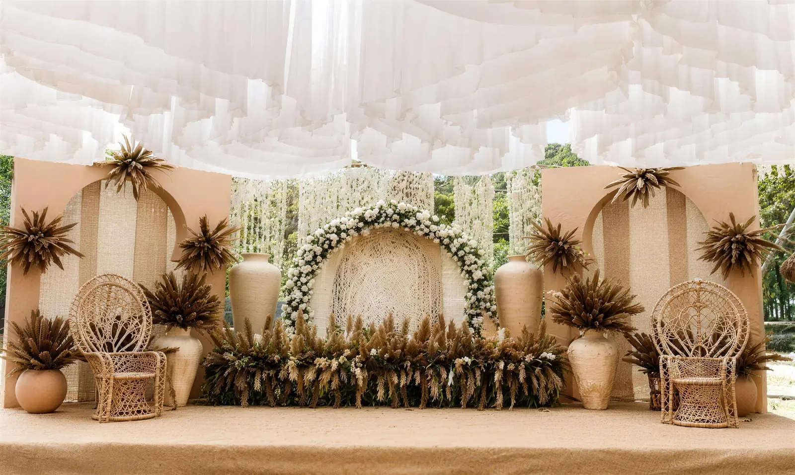 Outdoor Wedding Decor work